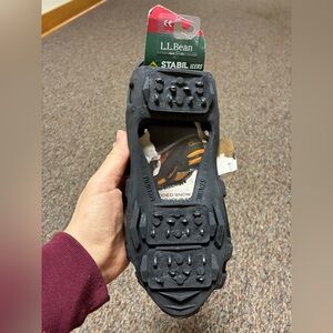L.L. Bean Black Studded Stabil-icers Size Medium